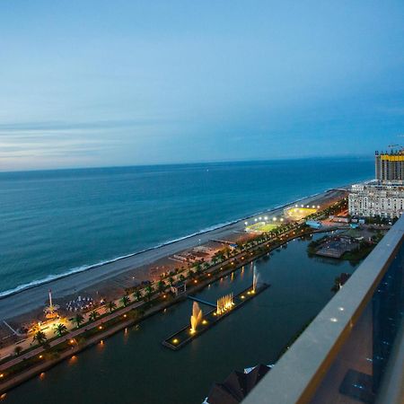 Orbi City Sea View Batoemi Buitenkant foto