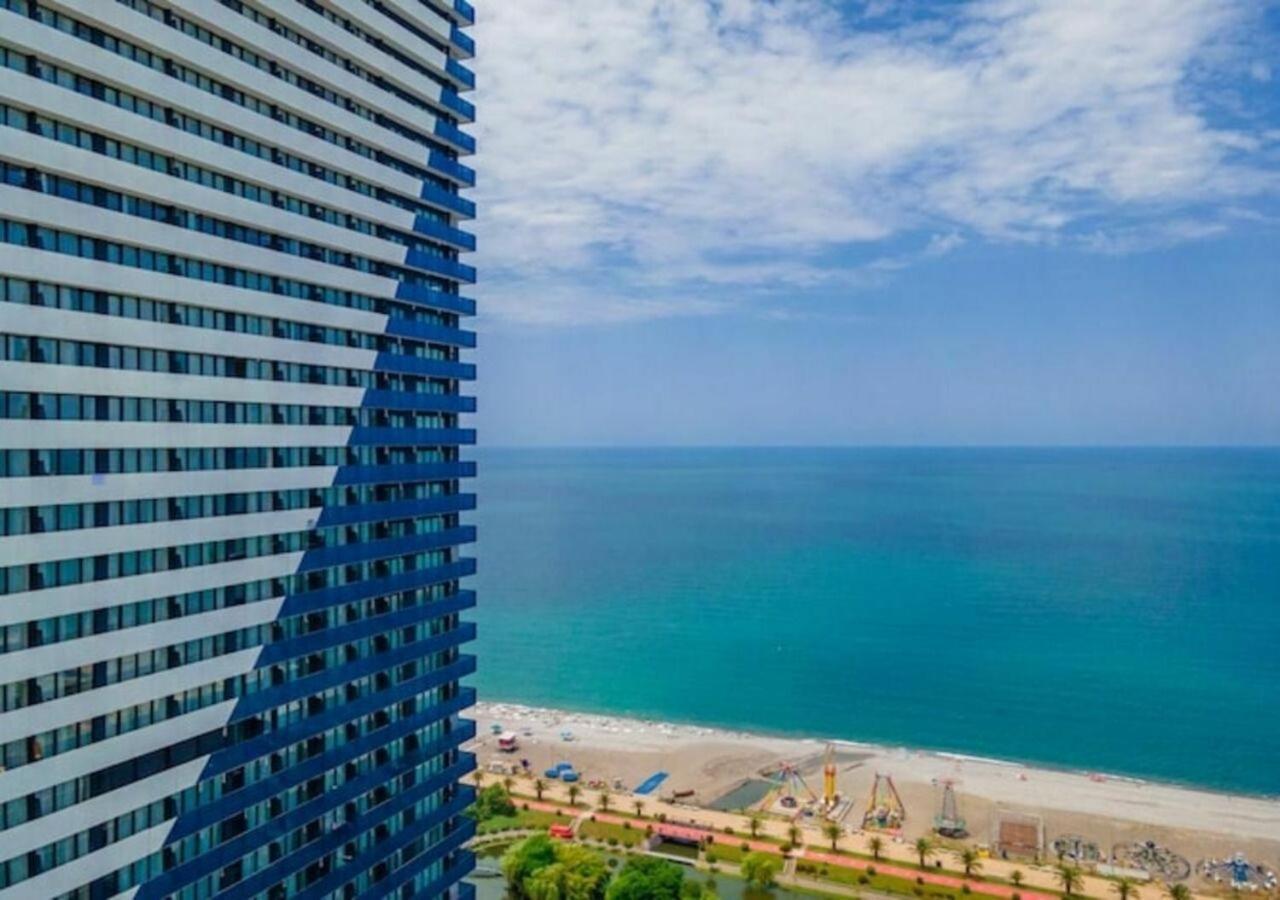 Orbi City Sea View Batoemi Buitenkant foto