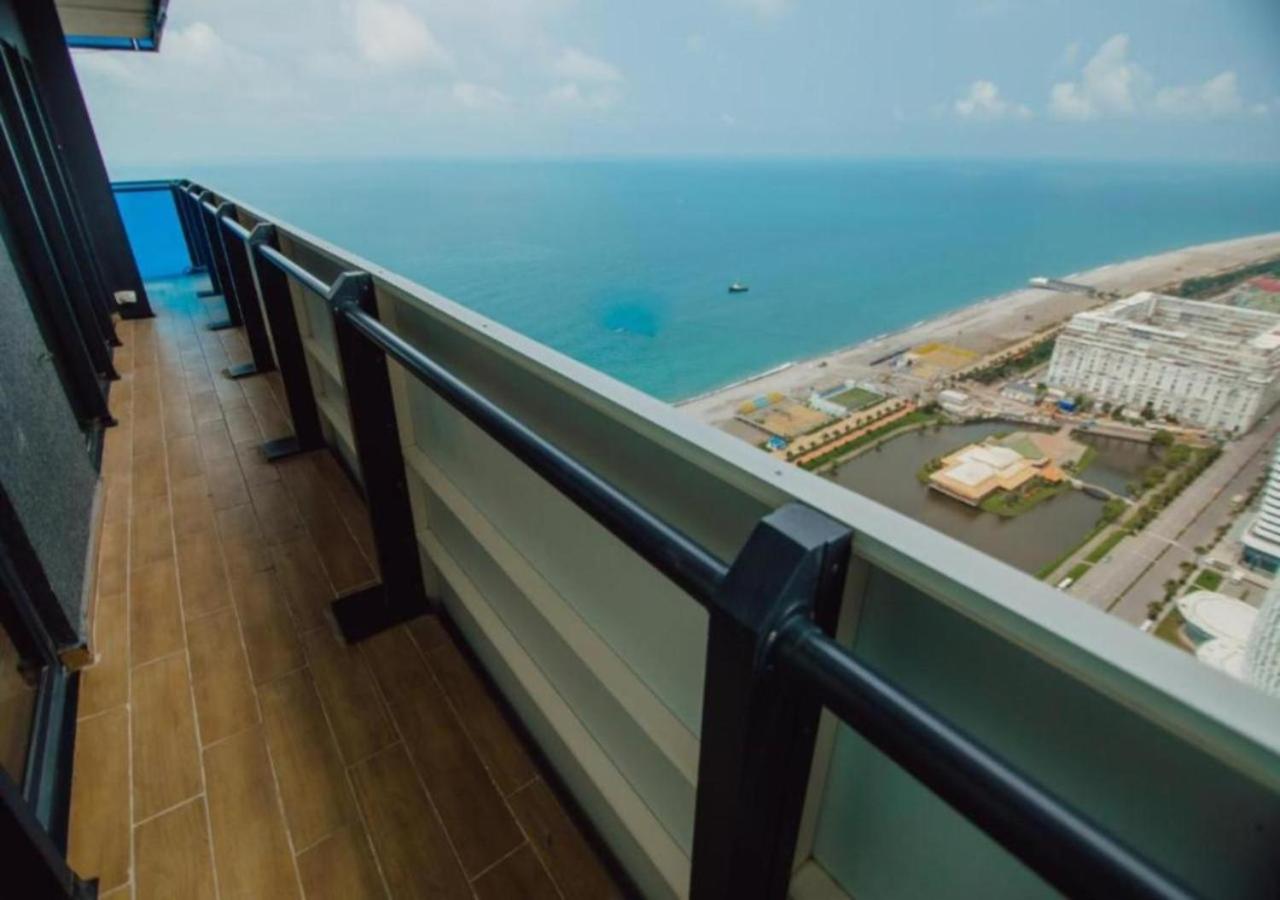 Orbi City Sea View Batoemi Buitenkant foto