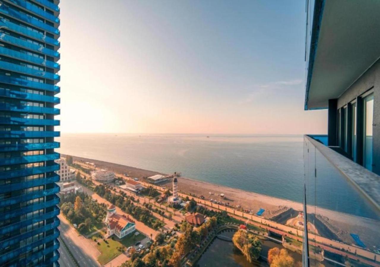 Orbi City Sea View Batoemi Buitenkant foto