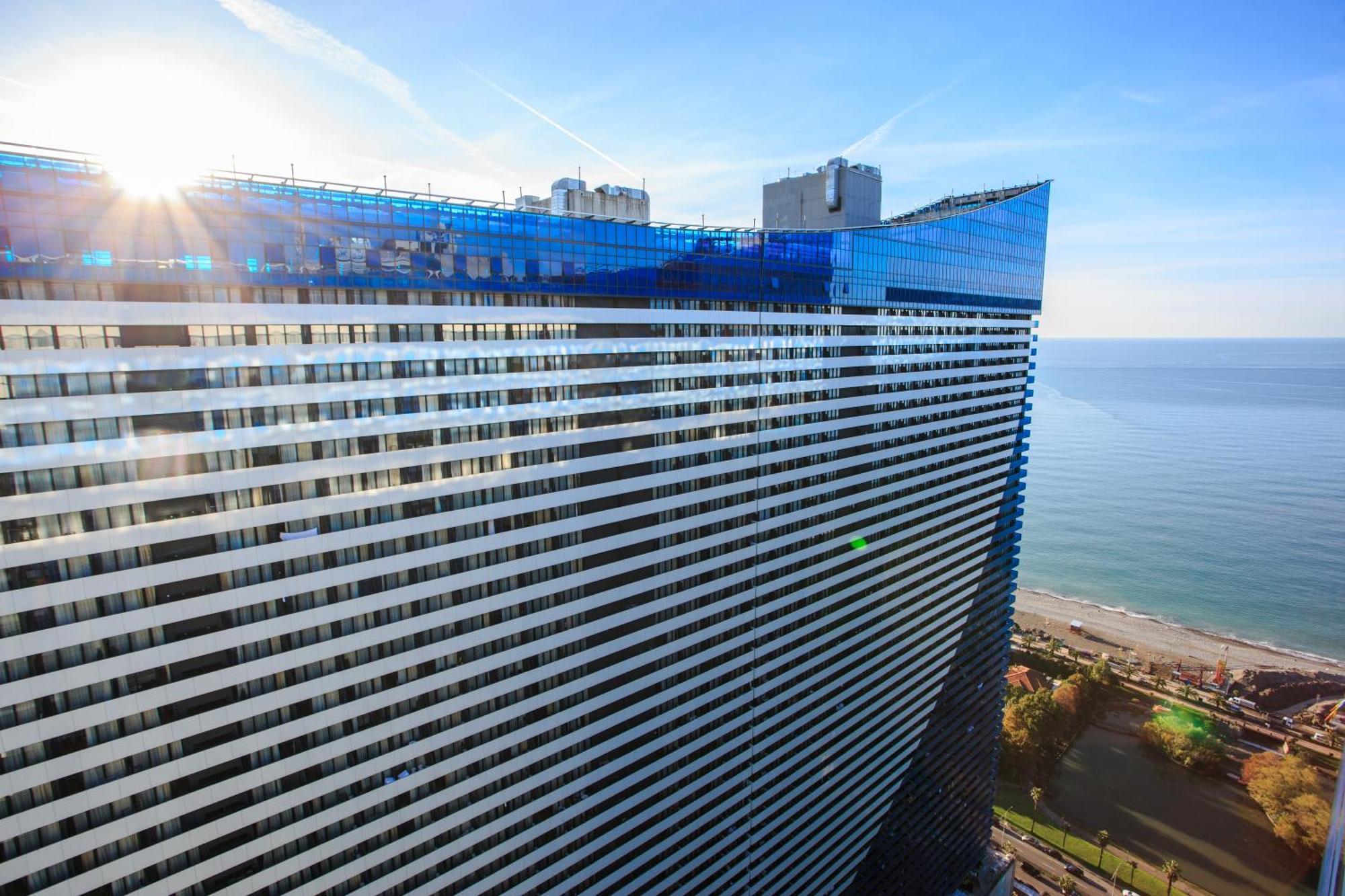 Orbi City Sea View Batoemi Buitenkant foto
